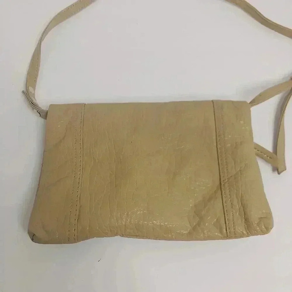 Kenneth Cole Reaction Tan Crossbody - Picture 2 of 12